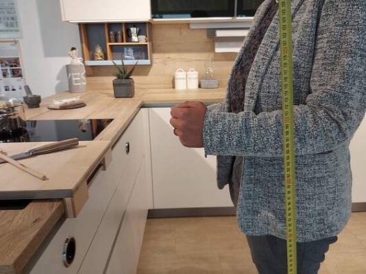 De juiste werkbladhoogte: comfort en ergonomie in uw keuken