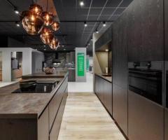 Zwarte showroomkeuken met Quooker en 5 apparaten! - 2