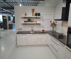 Showroomkeuken | Kampen | Riva beton wit