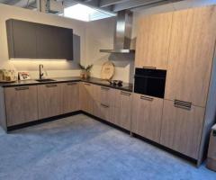Showroomkeuken | Almelo | Hoekkeuken houtlook