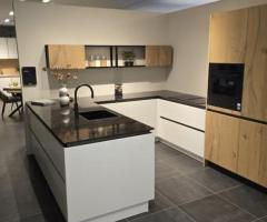 Showroomkeuken keller u vorm met luxe Bosch apparatuur - 2