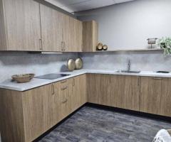Showroomkeuken hoekopstelling houtlook 249,5x249,5 cm ETNA